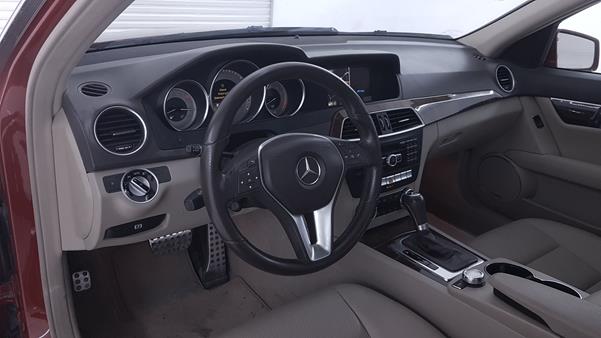 Photo 11 VIN: WDDGF8BB7CR202527 - MERCEDES-BENZ C 300 