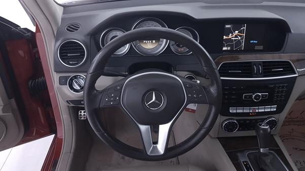 Photo 13 VIN: WDDGF8BB7CR202527 - MERCEDES-BENZ C 300 