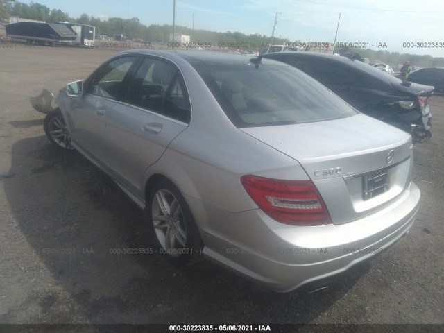 Photo 2 VIN: WDDGF8BB7CR209624 - MERCEDES-BENZ C-CLASS 