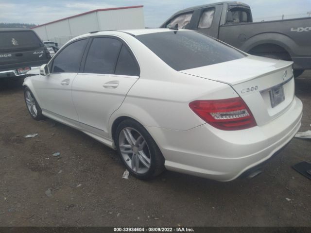 Photo 2 VIN: WDDGF8BB7CR237665 - MERCEDES-BENZ C-CLASS 