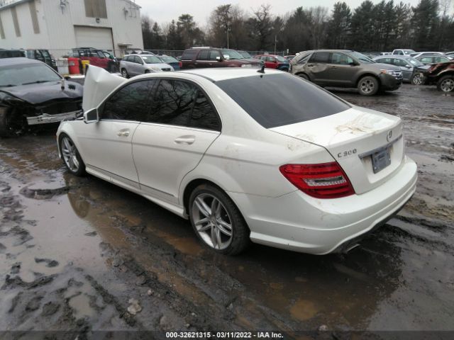 Photo 2 VIN: WDDGF8BB7CR238508 - MERCEDES-BENZ C-CLASS 