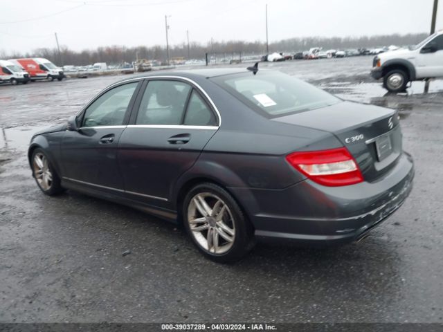 Photo 2 VIN: WDDGF8BB8AR095503 - MERCEDES-BENZ C 300 