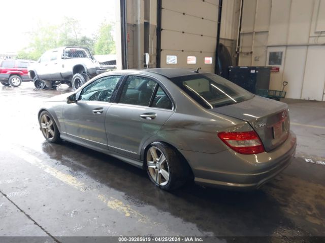 Photo 2 VIN: WDDGF8BB8BR154888 - MERCEDES-BENZ C 300 