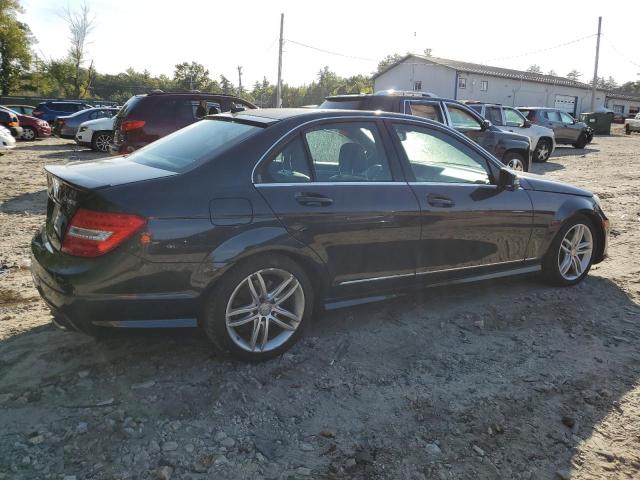 Photo 2 VIN: WDDGF8BB8CA703621 - MERCEDES-BENZ C-CLASS 