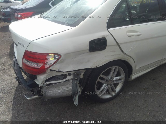 Photo 5 VIN: WDDGF8BB8CF920900 - MERCEDES-BENZ C-CLASS 