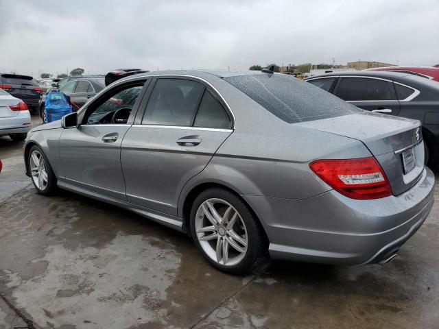 Photo 1 VIN: WDDGF8BB8CR196303 - MERCEDES-BENZ C 300 4MAT 