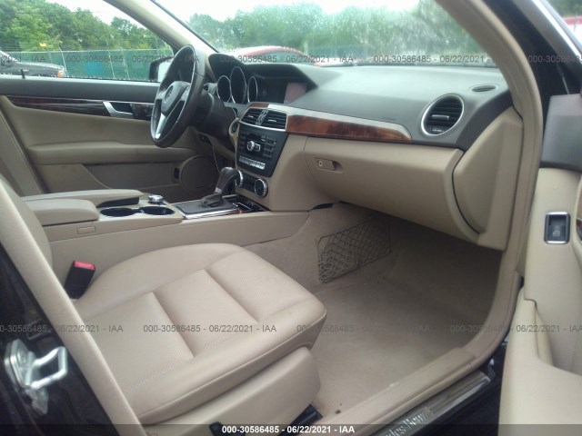 Photo 4 VIN: WDDGF8BB8CR200253 - MERCEDES-BENZ C-CLASS 