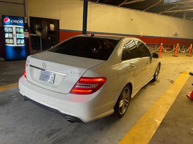 Photo 3 VIN: WDDGF8BB8CR207199 - MERCEDES-BENZ C 300 4MAT 