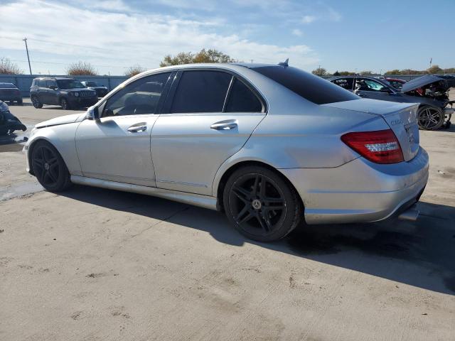 Photo 1 VIN: WDDGF8BB8CR209017 - MERCEDES-BENZ C-CLASS 