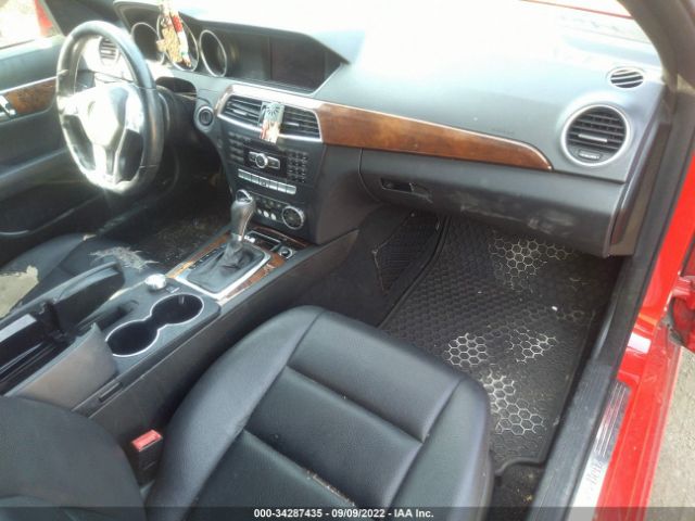 Photo 4 VIN: WDDGF8BB8CR210183 - MERCEDES-BENZ C-CLASS 