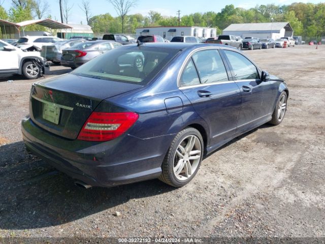 Photo 3 VIN: WDDGF8BB8CR225458 - MERCEDES-BENZ C 