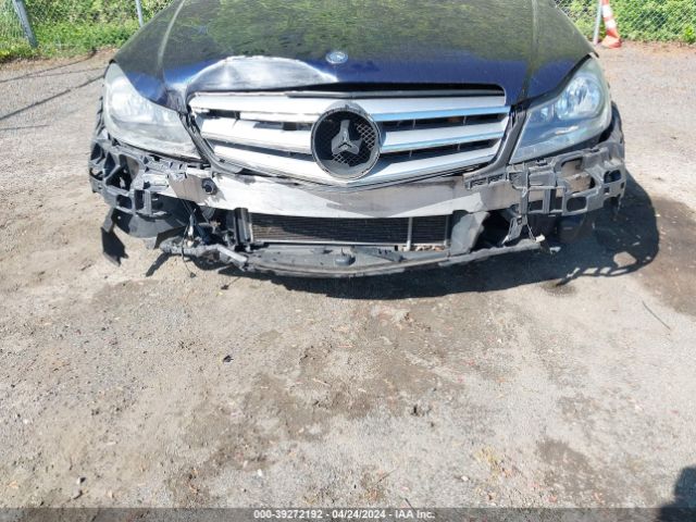 Photo 5 VIN: WDDGF8BB8CR225458 - MERCEDES-BENZ C 