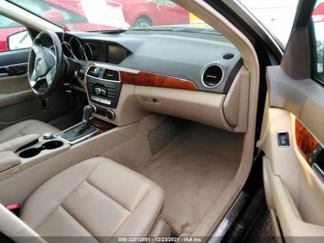 Photo 4 VIN: WDDGF8BB8CR229932 - MERCEDES-BENZ C-CLASS 