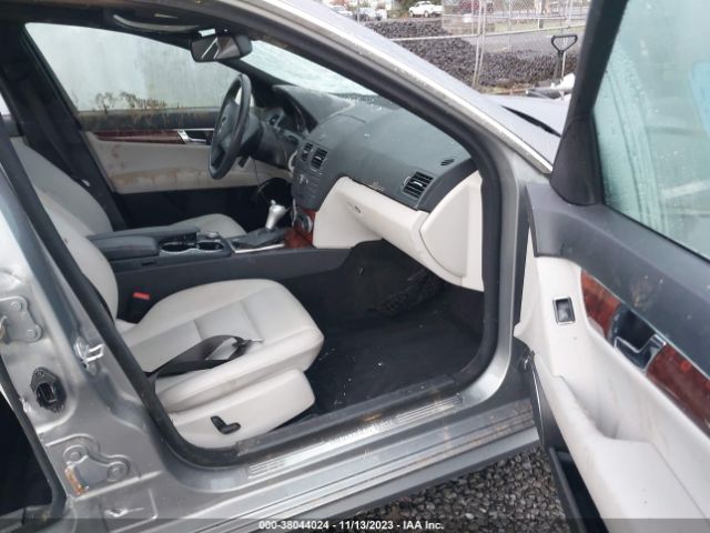 Photo 4 VIN: WDDGF8BB9AF440989 - MERCEDES-BENZ C 300 