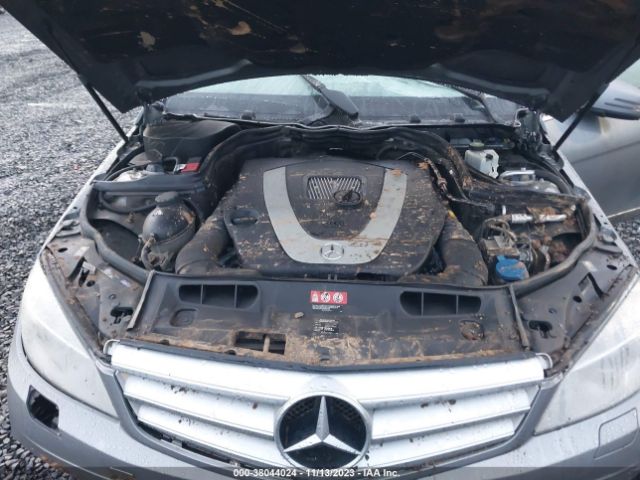 Photo 9 VIN: WDDGF8BB9AF440989 - MERCEDES-BENZ C 300 