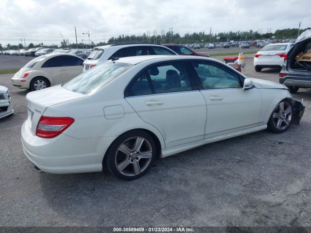 Photo 3 VIN: WDDGF8BB9AF523564 - MERCEDES-BENZ C 300 