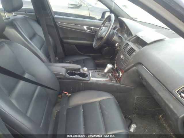 Photo 4 VIN: WDDGF8BB9AR122644 - MERCEDES-BENZ C 300 