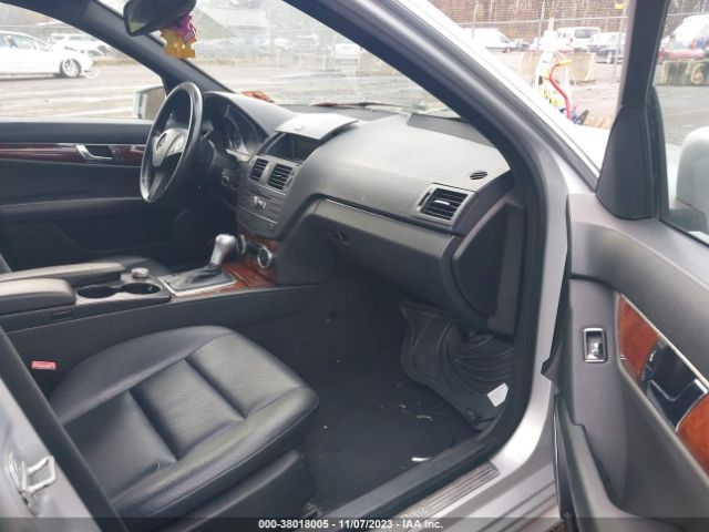 Photo 4 VIN: WDDGF8BB9BR152146 - MERCEDES-BENZ C 300 