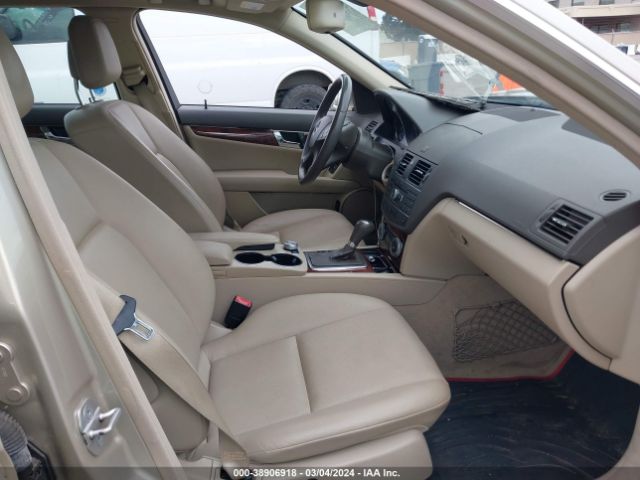 Photo 4 VIN: WDDGF8BB9BR182294 - MERCEDES-BENZ C 300 