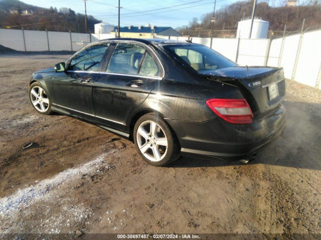 Photo 2 VIN: WDDGF8BB9BR182361 - MERCEDES-BENZ C 300 