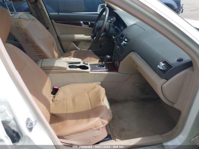 Photo 4 VIN: WDDGF8BB9BR184210 - MERCEDES-BENZ C 300 