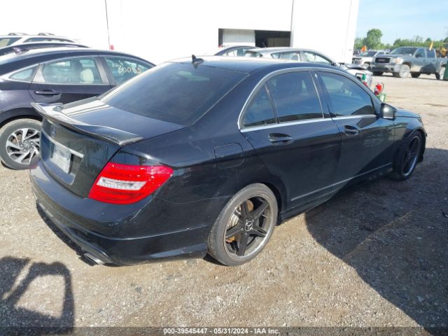 Photo 3 VIN: WDDGF8BB9CA624006 - MERCEDES-BENZ C-CLASS 