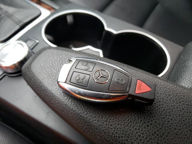 Photo 8 VIN: WDDGF8BB9CA644420 - MERCEDES-BENZ C300 