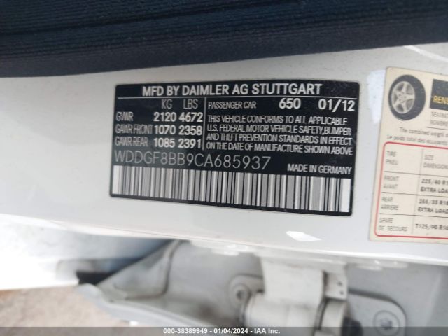 Photo 8 VIN: WDDGF8BB9CA685937 - MERCEDES-BENZ C 300 