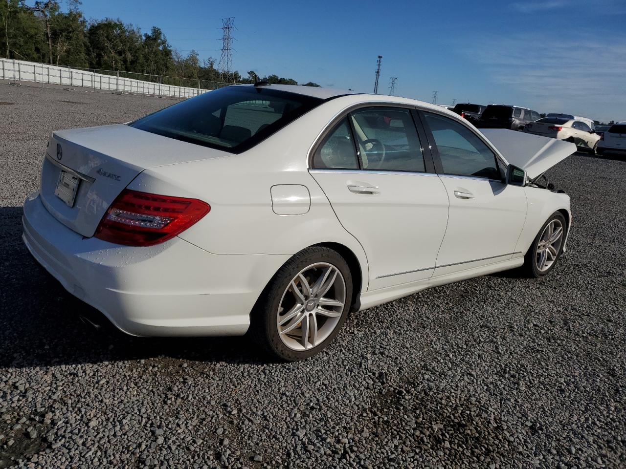 Photo 2 VIN: WDDGF8BB9CF888720 - MERCEDES-BENZ C-KLASSE 