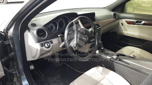 Photo 11 VIN: WDDGF8BB9CF898096 - MERCEDES-BENZ C 300 