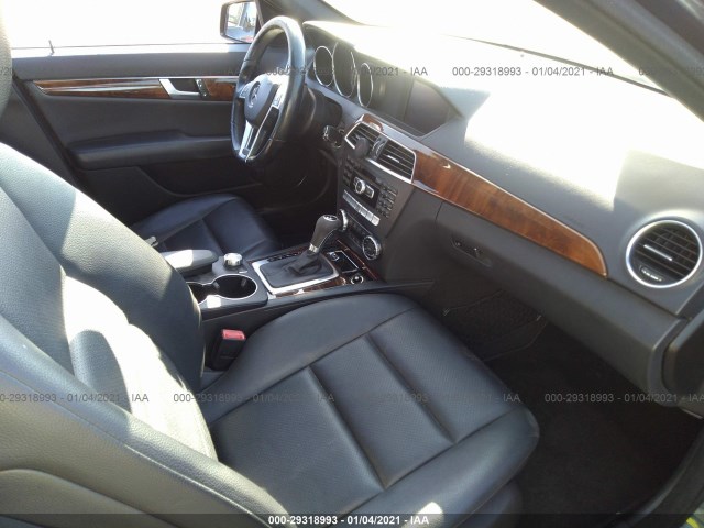 Photo 4 VIN: WDDGF8BB9CR213335 - MERCEDES-BENZ C-CLASS 