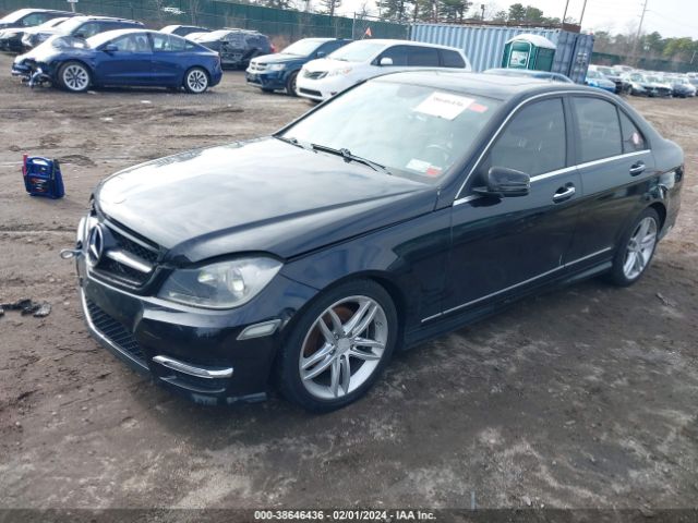 Photo 1 VIN: WDDGF8BB9CR214436 - MERCEDES-BENZ C 300 