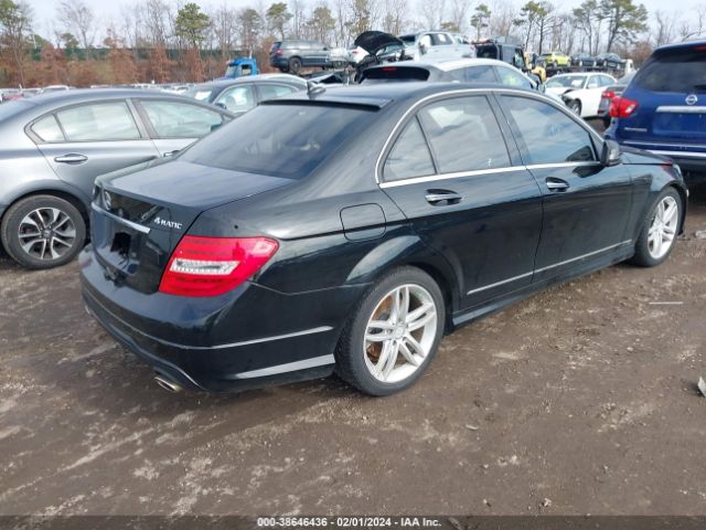 Photo 3 VIN: WDDGF8BB9CR214436 - MERCEDES-BENZ C 300 