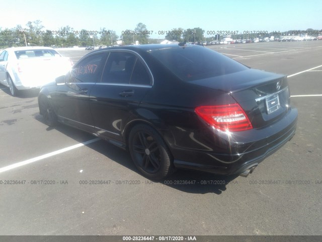 Photo 2 VIN: WDDGF8BB9CR220737 - MERCEDES-BENZ C-CLASS 