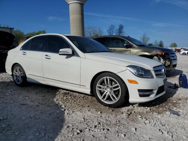 Photo 3 VIN: WDDGF8BB9CR235349 - MERCEDES-BENZ C-CLASS 