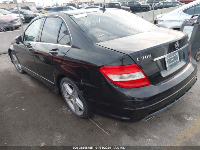 Photo 2 VIN: WDDGF8BBXAF452729 - MERCEDES-BENZ C 300 