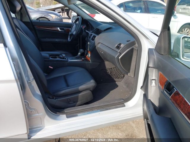 Photo 4 VIN: WDDGF8BBXBR158621 - MERCEDES-BENZ C 300 