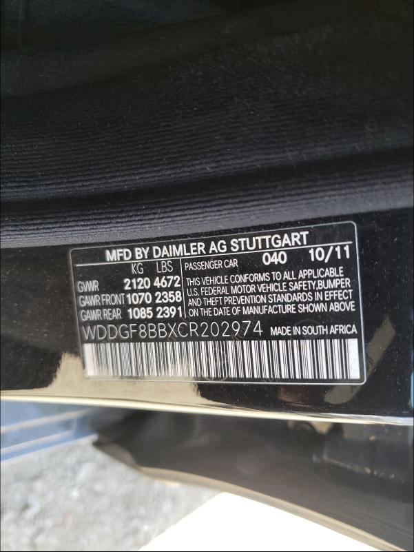 Photo 9 VIN: WDDGF8BBXCR202974 - MERCEDES-BENZ C 300 4MAT 