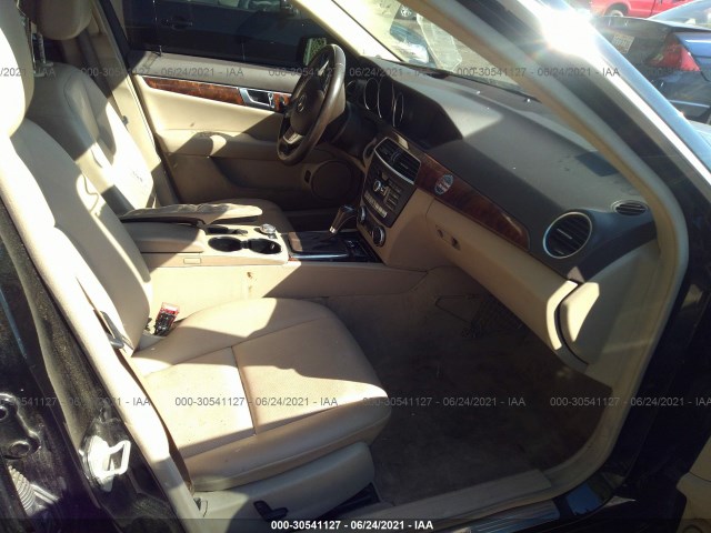 Photo 4 VIN: WDDGF8BBXCR223968 - MERCEDES-BENZ C-CLASS 