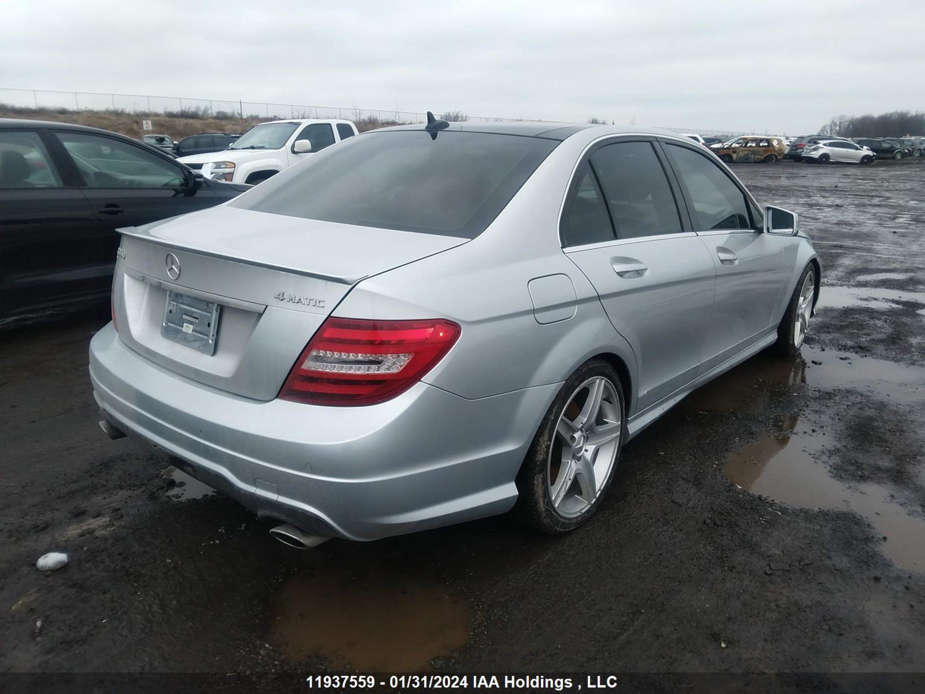 Photo 3 VIN: WDDGF8JB6DA765456 - MERCEDES-BENZ C 350 4MAT 