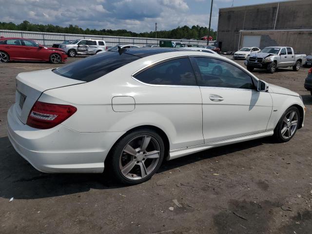 Photo 2 VIN: WDDGJ4HB0CF747095 - MERCEDES-BENZ C 250 