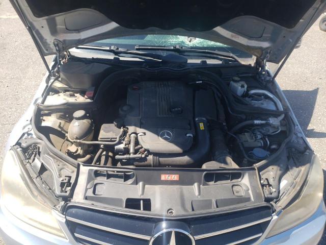 Photo 10 VIN: WDDGJ4HB0DF953423 - MERCEDES-BENZ C 250 