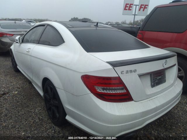 Photo 2 VIN: WDDGJ4HB0DG069928 - MERCEDES-BENZ C-CLASS 