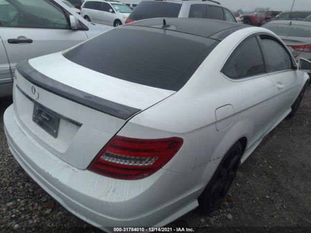 Photo 3 VIN: WDDGJ4HB0DG069928 - MERCEDES-BENZ C-CLASS 