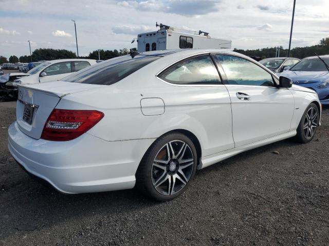 Photo 2 VIN: WDDGJ4HB0EG277339 - MERCEDES-BENZ C 250 