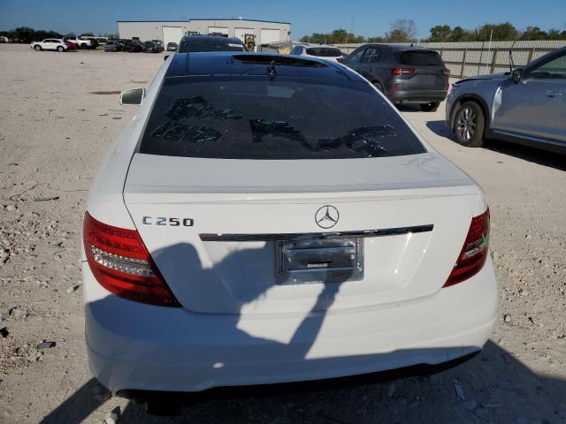 Photo 5 VIN: WDDGJ4HB0FG374168 - MERCEDES-BENZ C-CLASS 