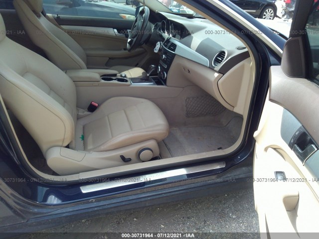 Photo 4 VIN: WDDGJ4HB1CF745694 - MERCEDES-BENZ C-CLASS 