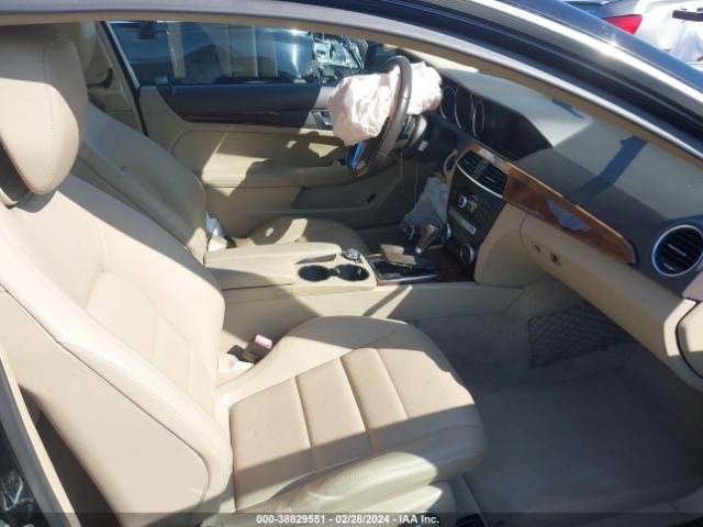 Photo 4 VIN: WDDGJ4HB1CF748076 - MERCEDES-BENZ C 250 