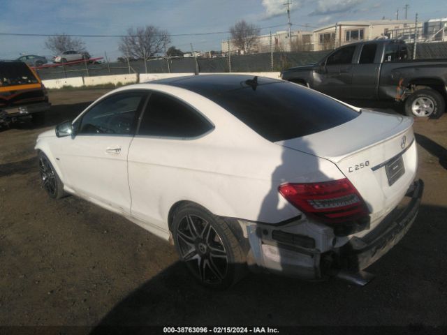 Photo 2 VIN: WDDGJ4HB1EG201130 - MERCEDES-BENZ C 250 