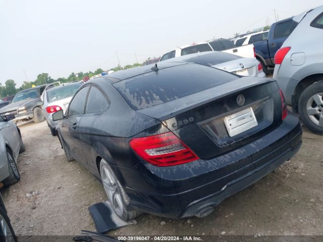 Photo 2 VIN: WDDGJ4HB2CF891635 - MERCEDES-BENZ C 250 